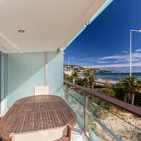 Bright Two Bedroomed On The In With Huge Terrace With Fabulous Sea Views - 2001