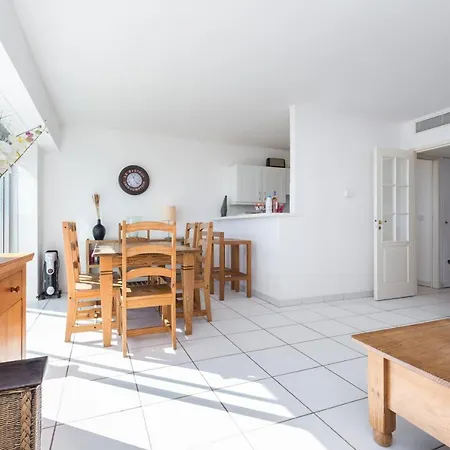 Bright Two Bedroomed On The In With Huge Terrace With Fabulous Sea Views - 2001 Appartamento Cannes