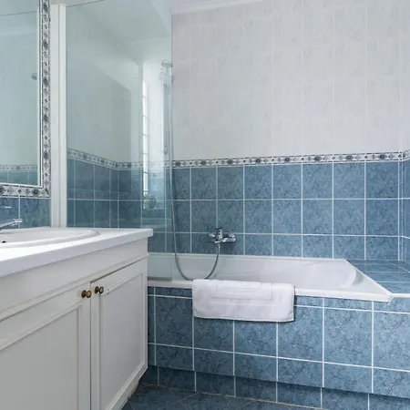 Bright Two Bedroomed On The In With Huge Terrace With Fabulous Sea Views - 2001 *
