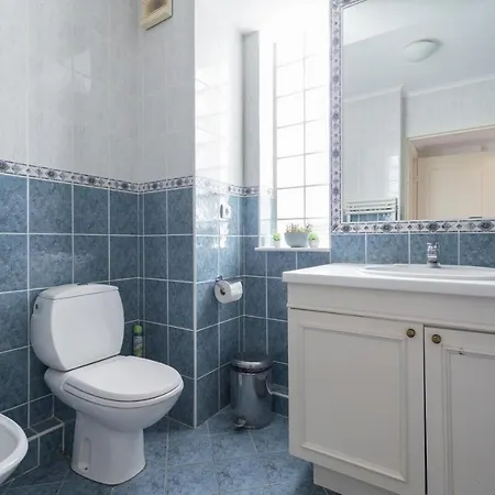 Bright Two Bedroomed On The In With Huge Terrace With Fabulous Sea Views - 2001 Appartamento